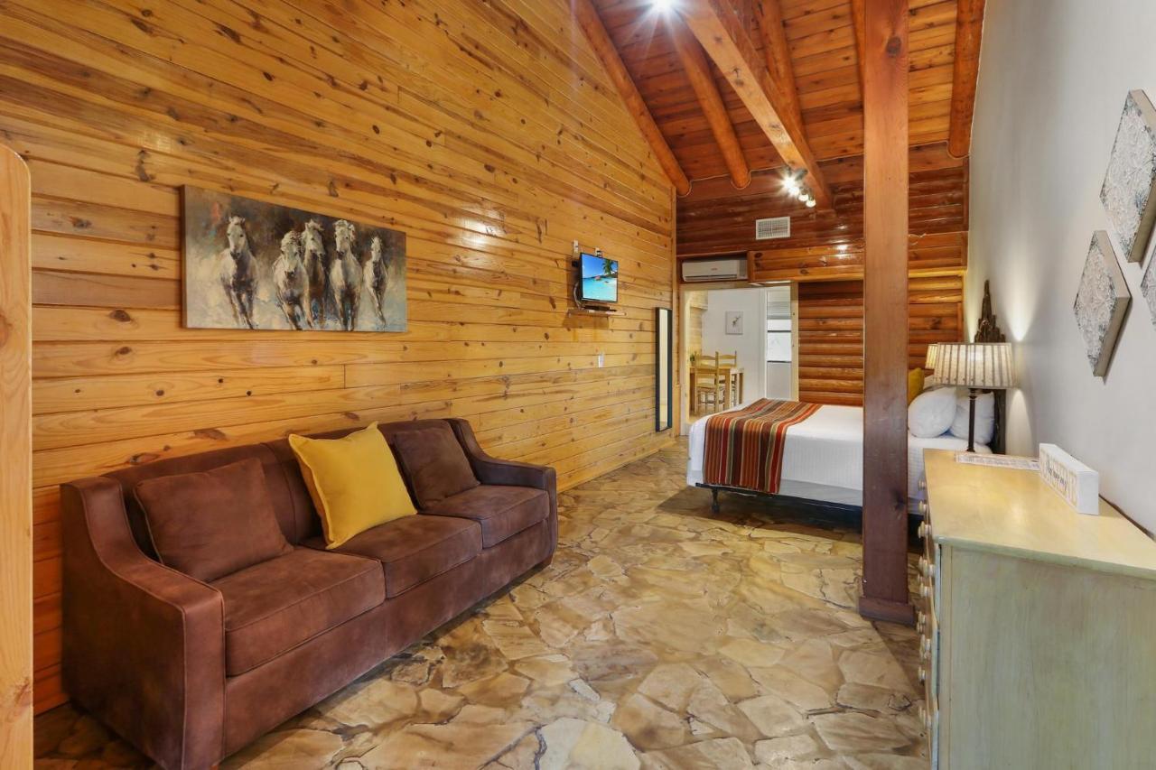 Wimberley Log Cabins Resort&Suites - Unit 3 Extérieur photo